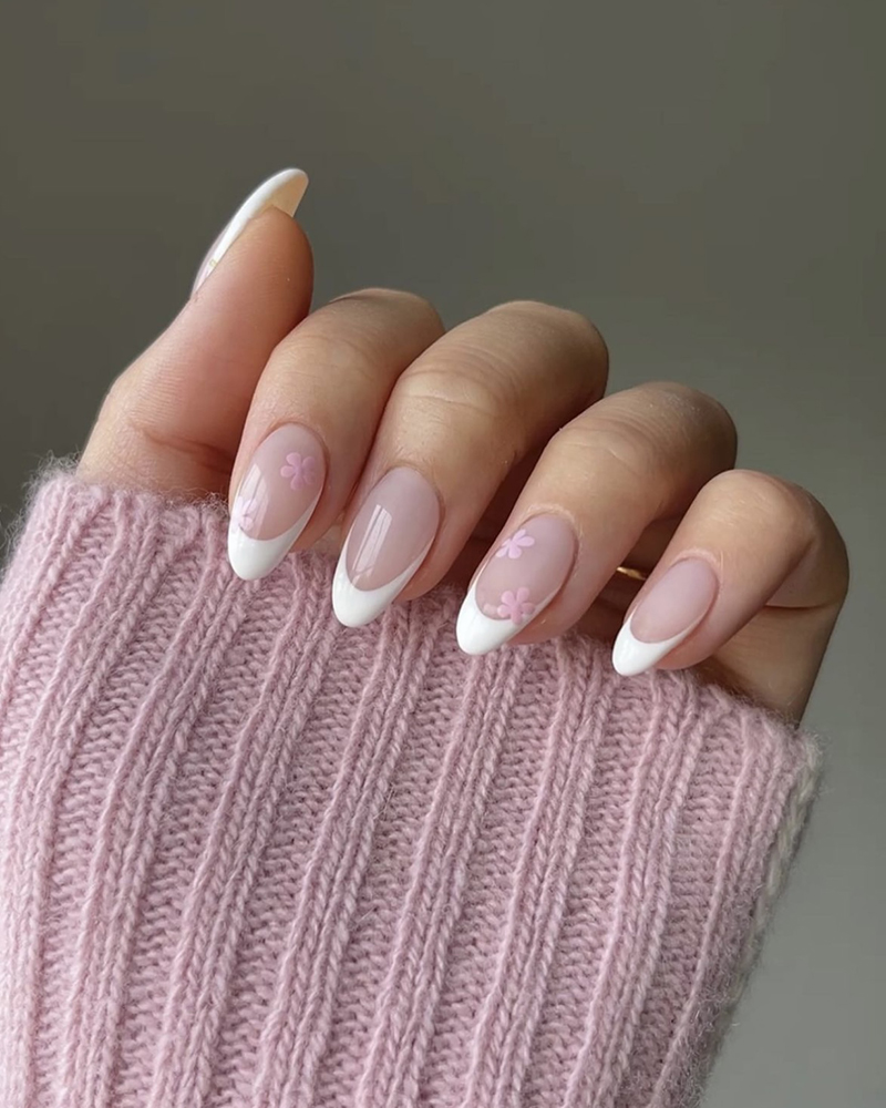 Френч білий з рожевими квітами