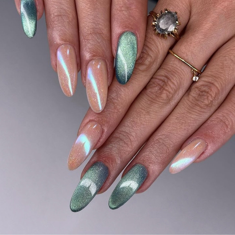 Магнітний манікюр на довгі нігті