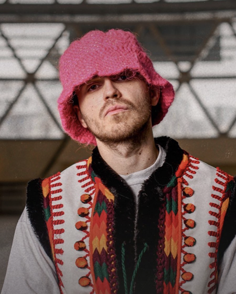 Олег Псюк в панамі Shkoura