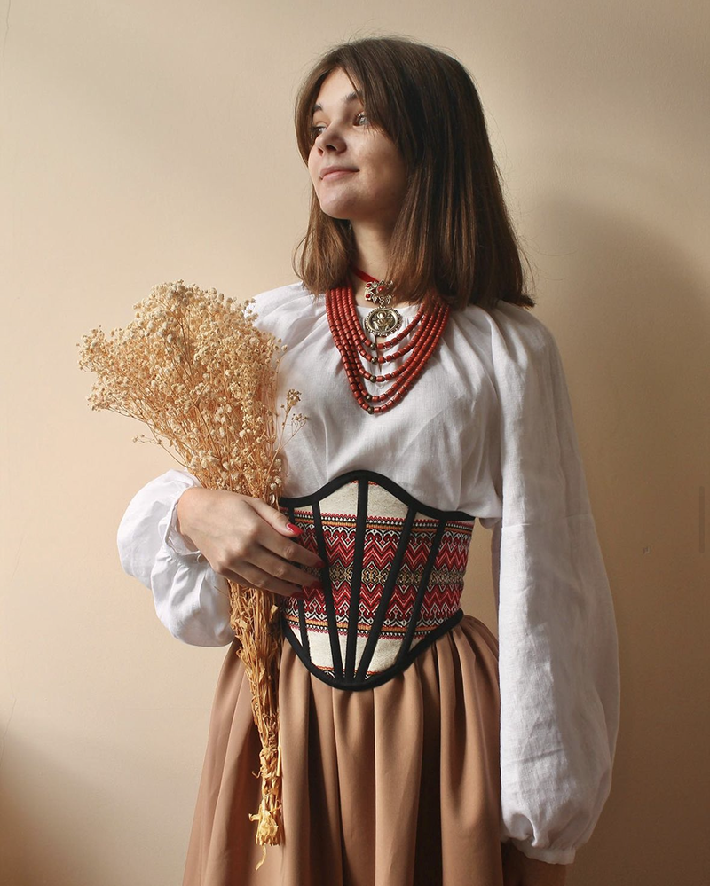 Етнічний одяг Мальви