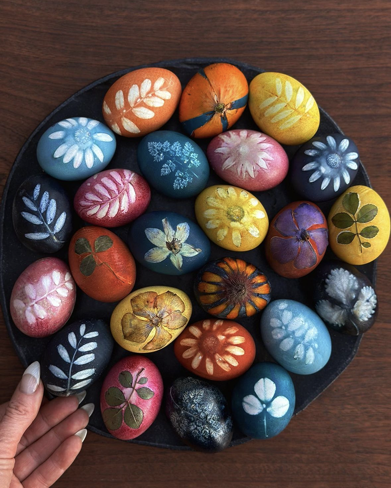 листкове фарбування яєць