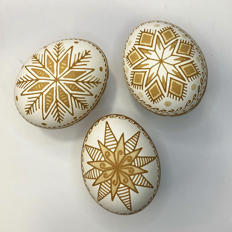 фарбування яєць в техніці травлення