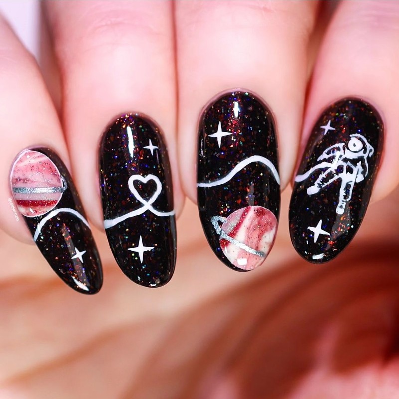 манікюр космос