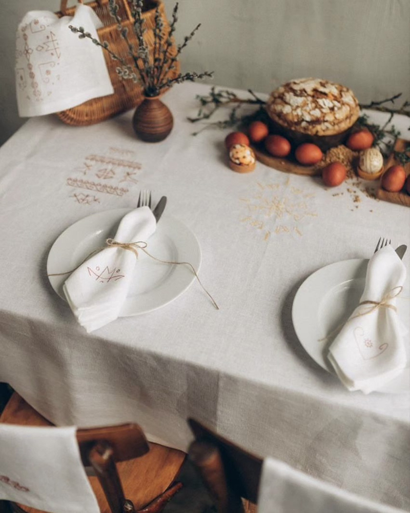 Лляний великодній текстиль