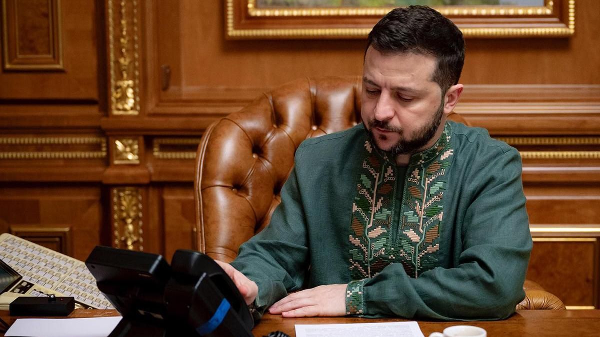 Володимир Зеленський у вишиванці Etnodim