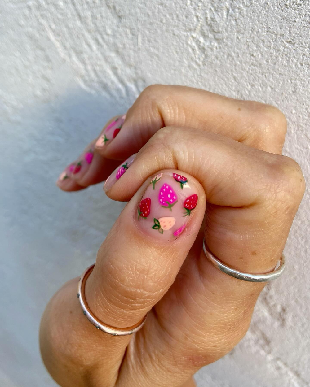 фруктовий манікюр на короткі нігті