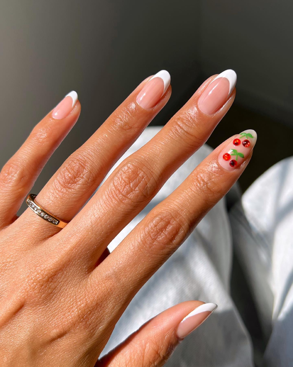 французький манікюр на літо