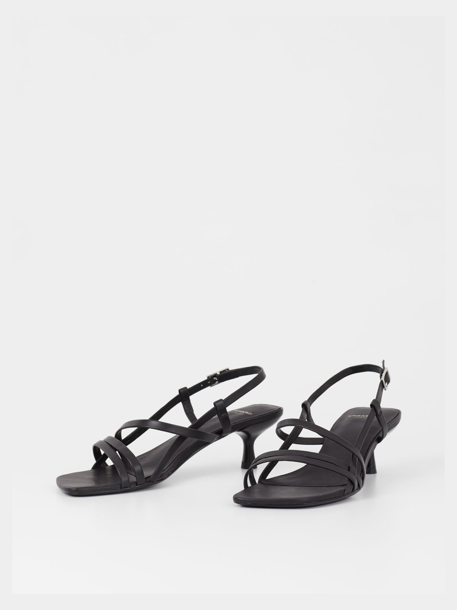 Босоніжки: Vagabond