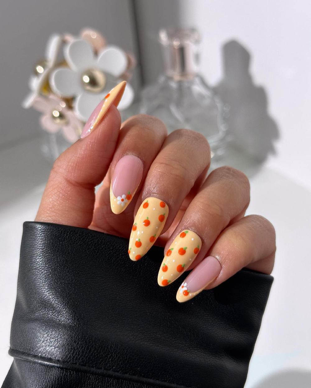 манікюр з фруктами на літо