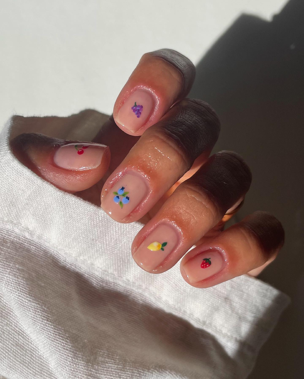 манікюр з фруктами ідеї