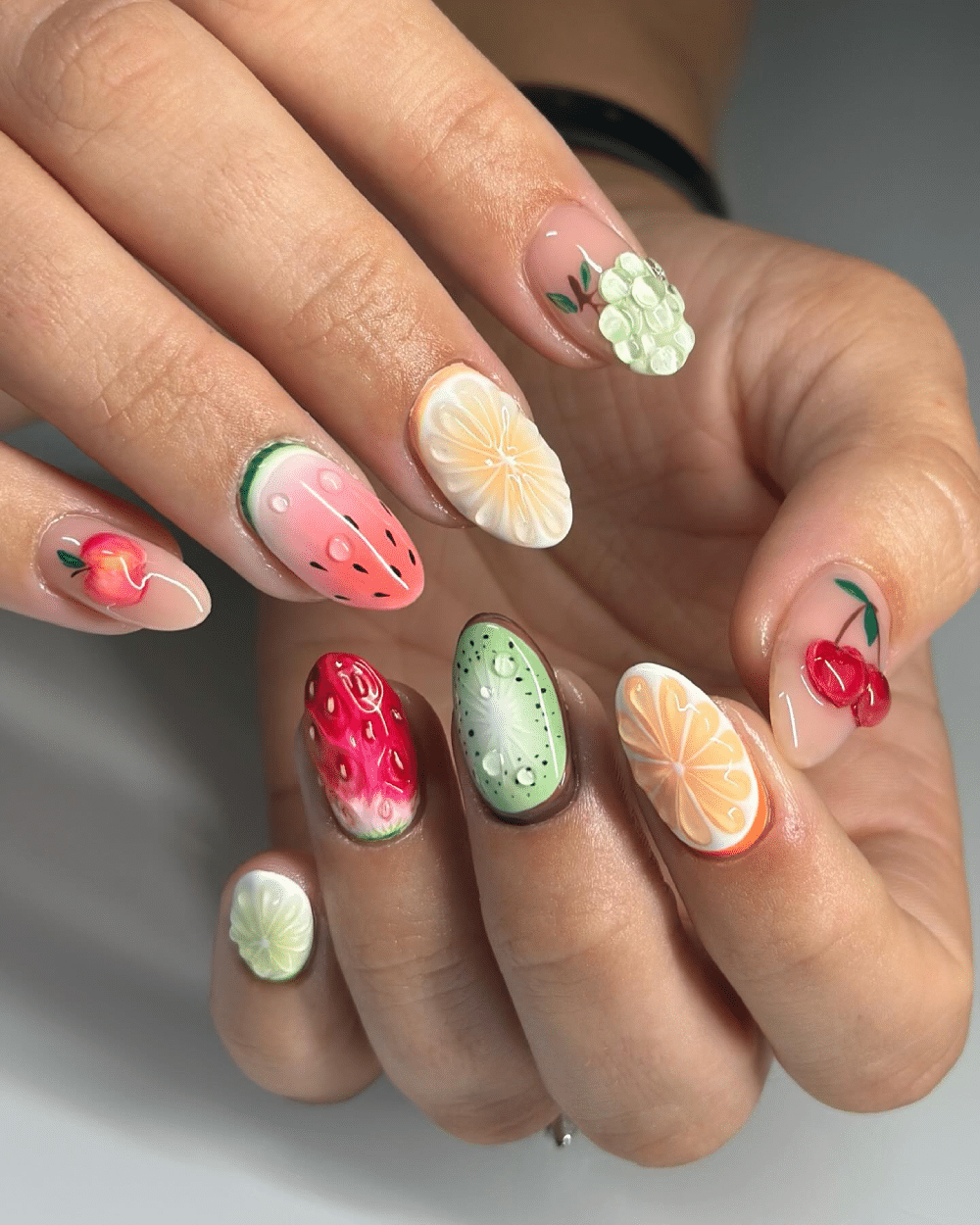 об'ємний нейл-арт з фруктами
